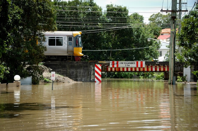 brisbane flood graffiti