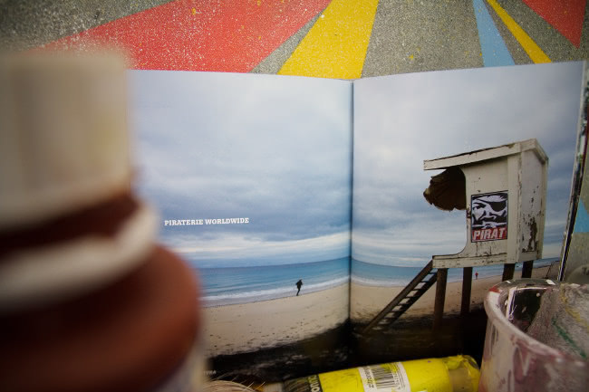 los piratoz stencil art