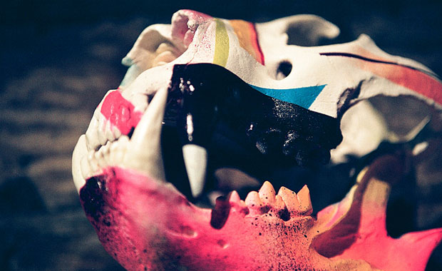 Howto Use Colour & Manipulate People