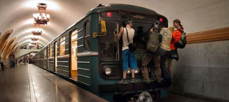 Train-Surfing Extreme in Russia